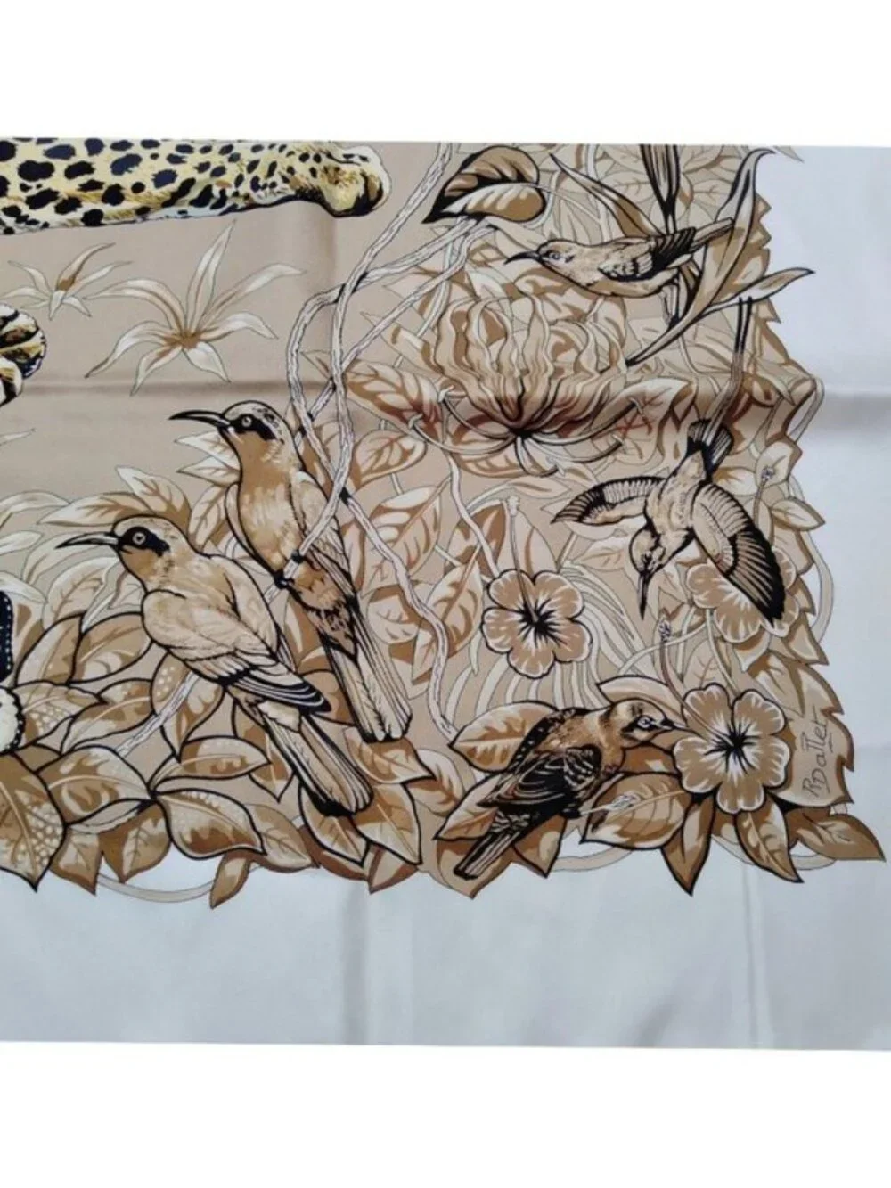 Authentic Hermès Jungle Love Carré 90 Silk Scarf White Animal Print